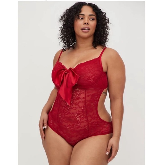 ♥️…  Torrid Red Lace Bow Bodysuit - Picture 2 of 5
